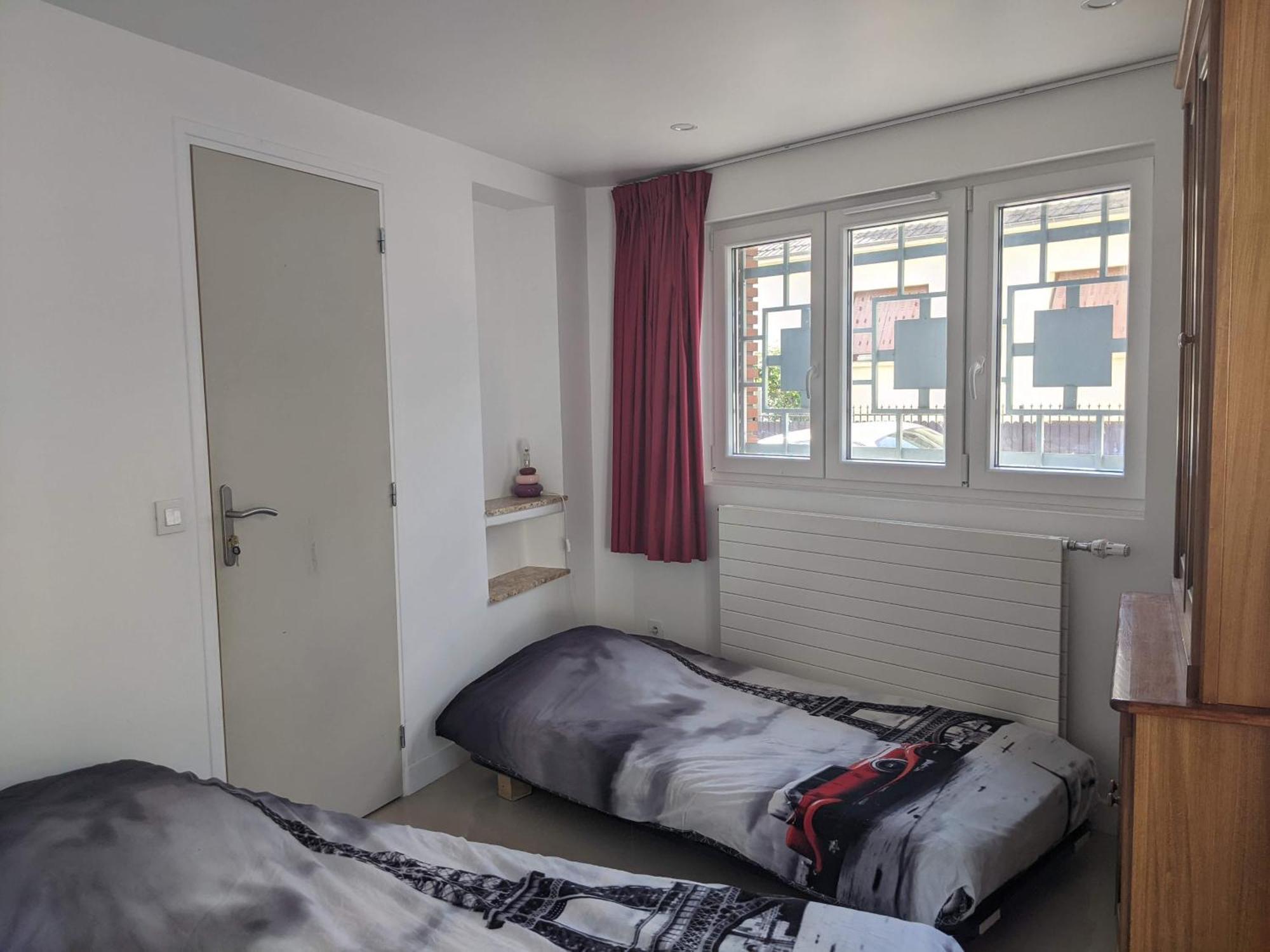 House 20 Min From Paris By Metro, Free Parking